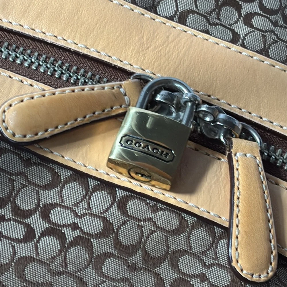 Coach Vintage Signature C Canvas & Vachetta Leather Travel Bag - Picture 4 of 16